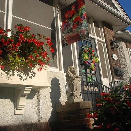 Talwood Manor B&B-3